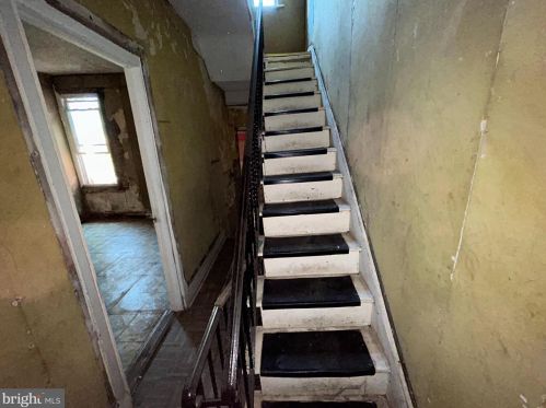 215 Perry St, Trenton NJ  08618-3925 exterior