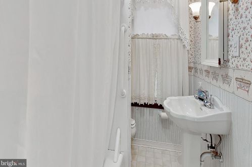 239 High St, Hummelstown PA  17036-2406 exterior