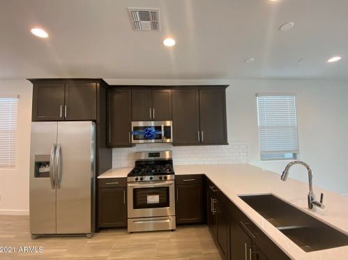 9357 Devonshire Ave, Phoenix AZ  85037-2017 exterior