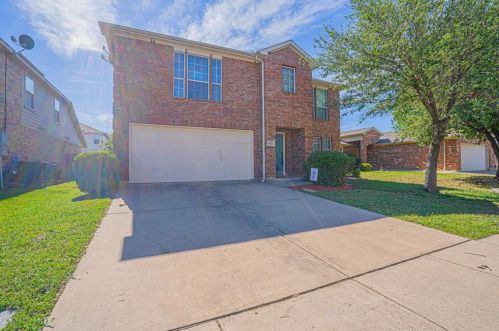 10421 Hideaway Trl, Fort Worth, TX 76131-3994