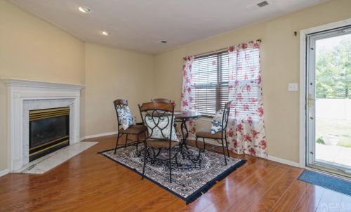 45 Devon Dr, East Brunswick NJ  08816-5329 exterior