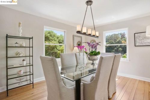 5647 Cabot Dr, Oakland CA  94611-2247 exterior