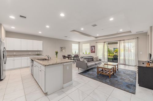 1277 Leonardo Cir, Fort Pierce, FL 34986-4345
