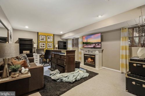 5344 Satterfield Dr, Woodbridge VA  22193-3408 exterior