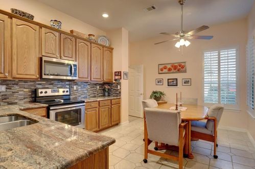 9404 Orangewood Trl, Denton TX  76207-8622 exterior