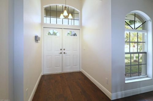 216 25th Ter, Cape Coral, FL 33904-2712
