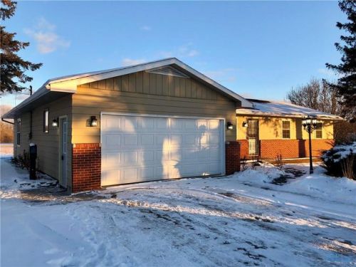 411 Madison St, Delta, OH 43515-1431