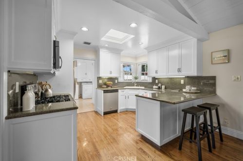 14950 Leadwell St, Van Nuys CA 91406-3030 exterior