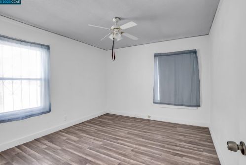 8100 Hillside St, Oakland CA 94603-1921 exterior