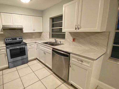 5059 Liming Ave, Orlando, FL 32808-1663