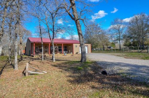 38322 Cork St, Hempstead TX  77445-7408 exterior