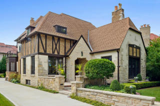 2811 Menlo Blvd, Milwaukee, WI 53211-2653