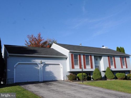 24 Clear Run Dr, Shrewsbury, PA 17361-1225