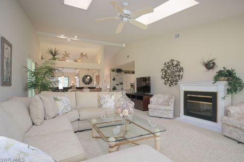 5323 Fox Hollow Dr, Naples, FL 34104-4913