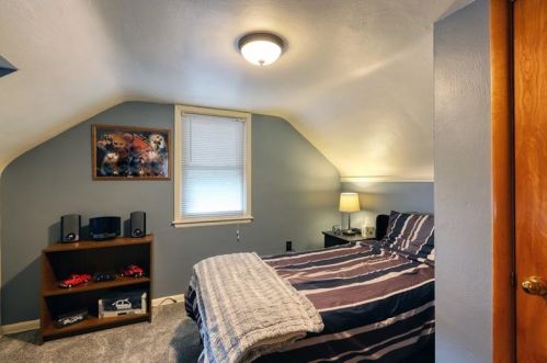 144 Addis Ave, Beaver Falls PA  15010-1016 exterior