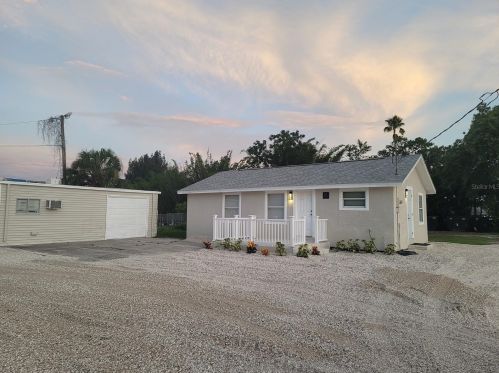 802 Colonia Ln, Nokomis, FL 34275-2872