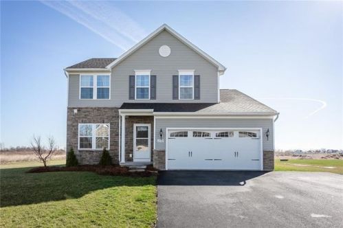6042 Amber Dr, Canandaigua, NY 14425