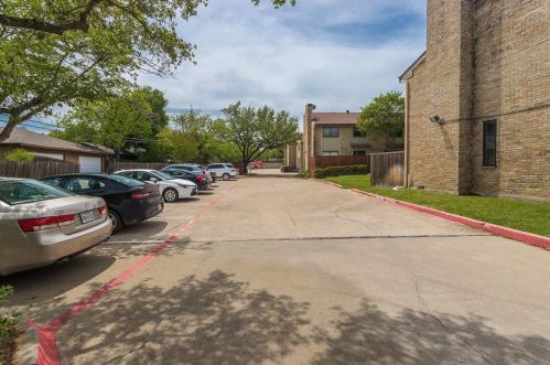 2644 Custer Pkwy, Richardson TX  75080-1628 exterior