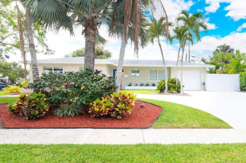 500 Captains Rd, West Palm Beach FL  33408-4810 exterior
