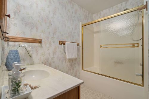 2375 Chickasaw Dr, London OH  43140-9014 exterior