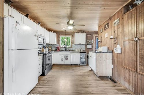 12 Reskin Dr, Wallingford CT  06492-4834 exterior