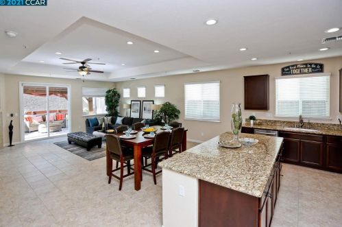 2456 El Tambor Dr, West Pittsburg, CA 94565-7673