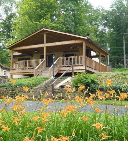 272 Braddocks Run Rd, Addison, PA 15411-2238