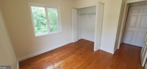 425 Reneau Way, Herndon VA  20170-4521 exterior