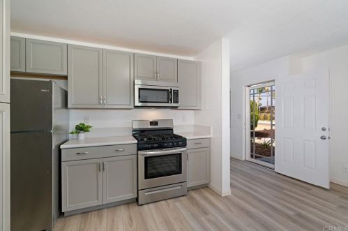 716 Grapevine Rd, Vista CA  92083-5527 exterior