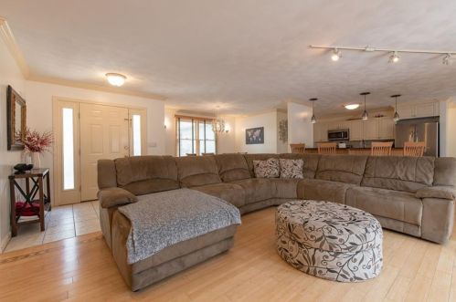 335 Albion Rd, Lincoln RI  02865-4240 exterior