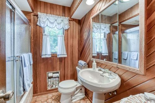 62 Bellecrest Ave, Elwood NY  11731-1205 exterior