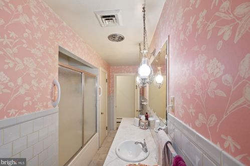 15 Lee St, Hanover PA  17331-1923 exterior