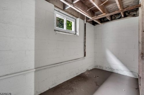 87 Melville Pl, Irvington NJ  07111-3048 exterior