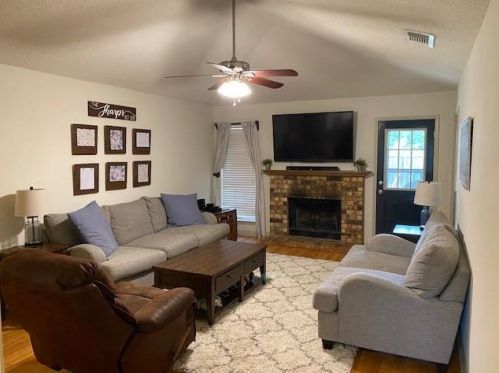 317 Joshua St, Denton TX  76209-4871 exterior