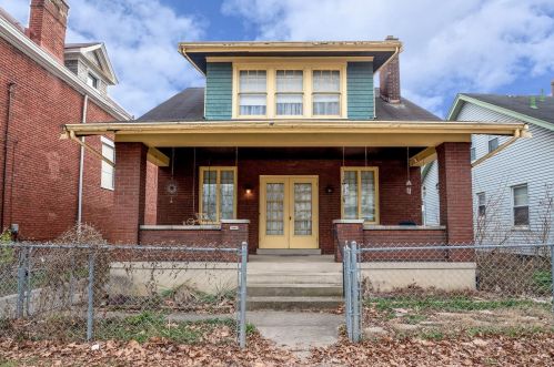 1725 Chase Ave, Cincinnati, OH 45223-2058