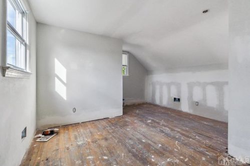 212 Huff Ave, Manville NJ  08835-2330 exterior