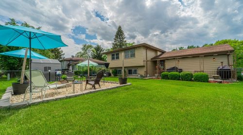 8735 Mathews St, Crown Point, IN 46307-1552