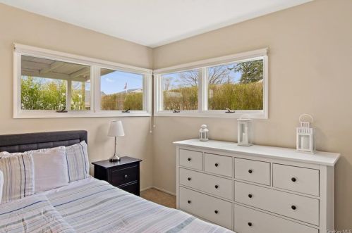 5 Eastward Pl, Elmsford NY  10523-2005 exterior