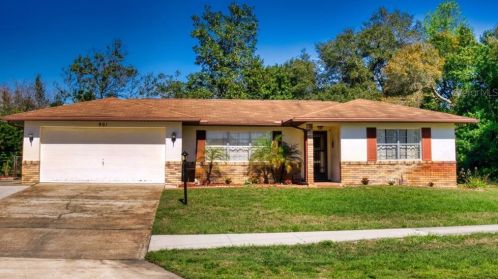 901 Whitewood Dr, Deltona, FL 32725-7032