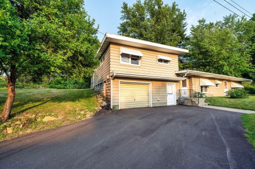 17054 Fairview St, Centerville, WI 54630-7210