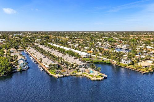 731 12th Ter, Boynton Beach FL  33435-3262 exterior