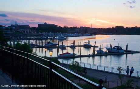 34 Pinckney Rd, Tinton Falls NJ  07701-2128 exterior