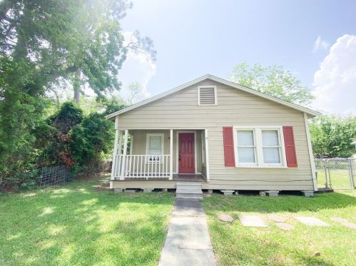 114 Mattson St, West Columbia, TX 77486-2938