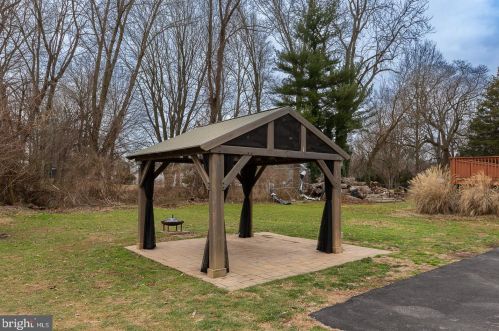 2429 Larkin Rd, Boothwyn PA  19061-2616 exterior