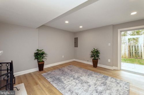 3442 Beale Ct, Woodbridge VA  22193-1702 exterior