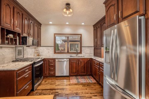 4779 Larkin St, Milwaukee WI 53211-1151 exterior