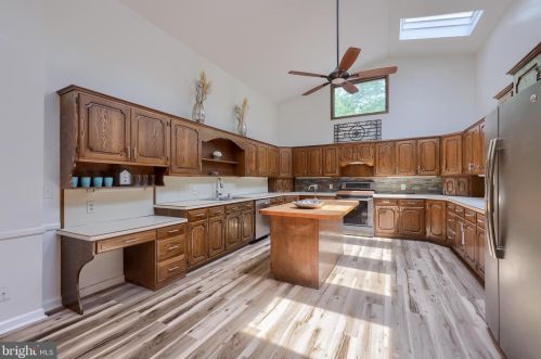 3450 Fishing Crk Vly Rd, Harrisburg PA 17112-9627 exterior