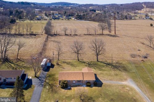 4536 Sunset Dr, Coopersburg, PA 18036-8948