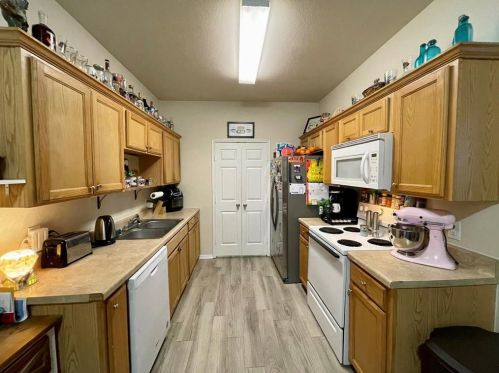 101 Collett Ct, Weatherford, TX 76088-8292