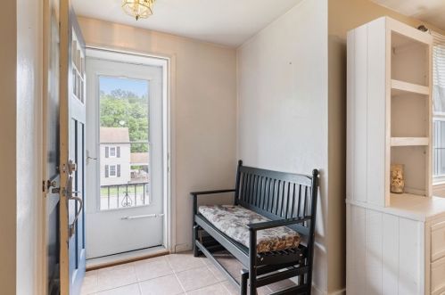 236 Maryland Dr, Glenshaw PA  15116-1724 exterior